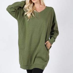OVERSIZED SWEATSHIRT w/ SLANT POCKETS
